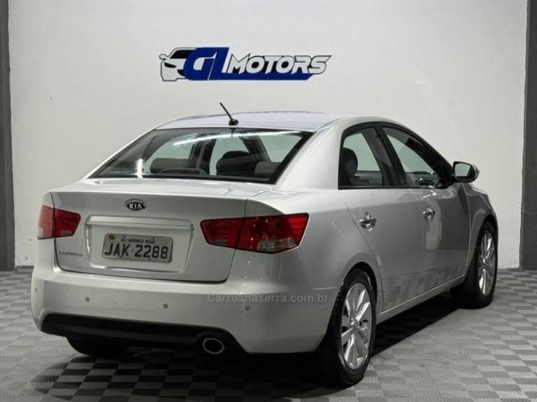 KIA MOTORS - CERATO - 2010/2010 - Prata - R$ 47.900,00