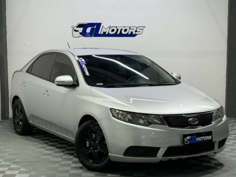 KIA MOTORS - CERATO - 2010/2010 - Prata - R$ 44.900,00