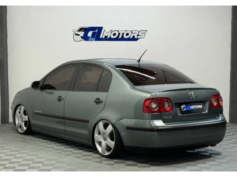 VOLKSWAGEN - POLO SEDAN - 2010/2010 - Cinza - R$ 39.900,00