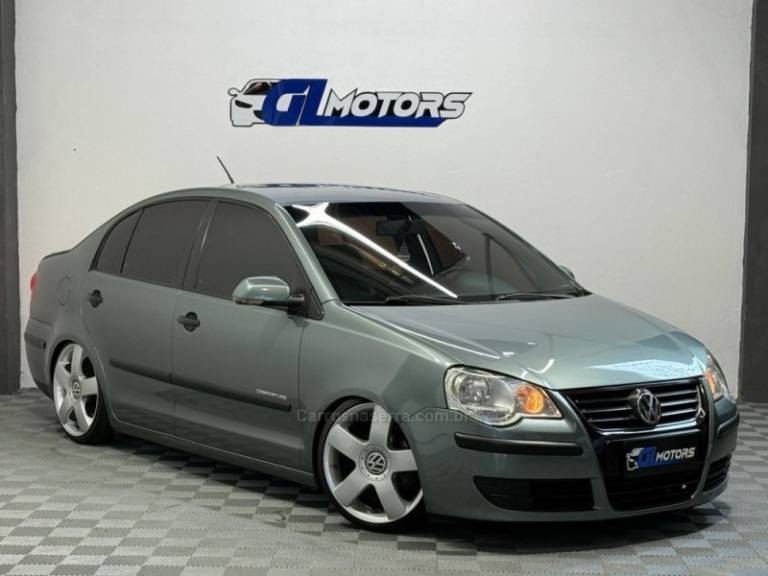 VOLKSWAGEN - POLO SEDAN - 2010/2010 - Cinza - R$ 39.900,00