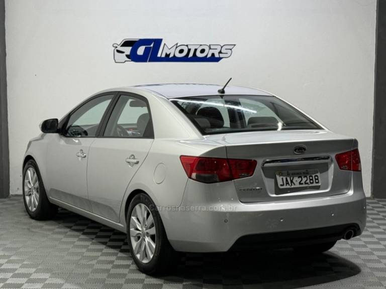 KIA MOTORS - CERATO - 2010/2010 - Prata - R$ 47.900,00