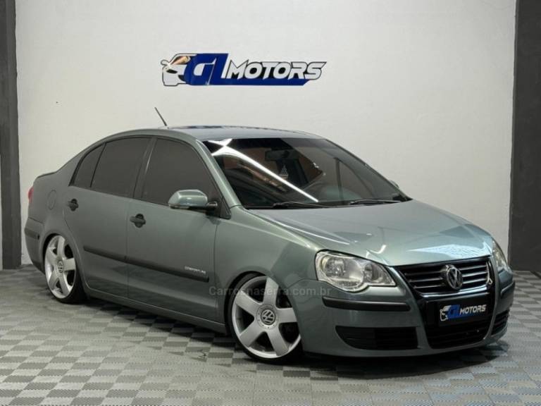 VOLKSWAGEN - POLO SEDAN - 2010/2010 - Cinza - R$ 39.900,00