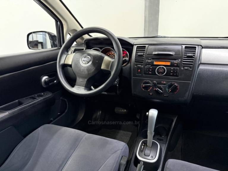 NISSAN - TIIDA - 2008/2008 - Preta - R$ 27.900,00